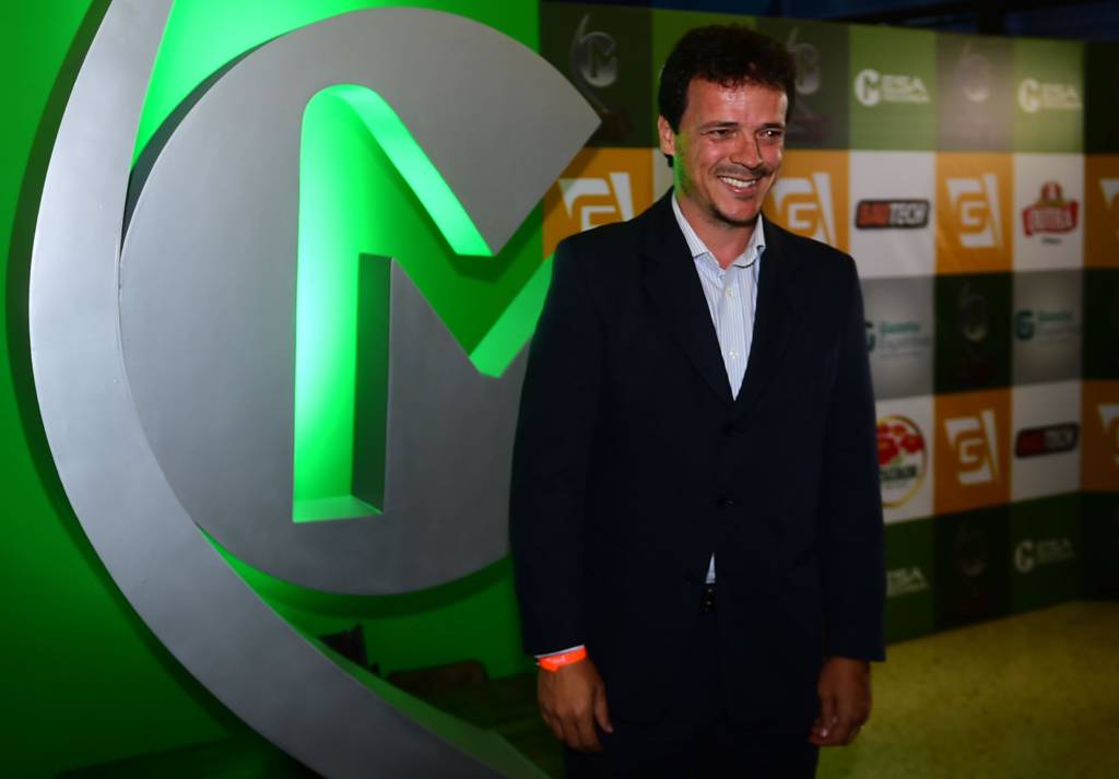 Fernando Diniz ,durante a cerimônia de entrega do Troféu Mesa Redonda 2016, prêmio oferecido aos melhores jogadores e técnico do Campeonato Brasileiro 2016, realizada no Edifício Gazeta, em São Paulo. Foto:Sergio Barzaghi/Gazeta Press