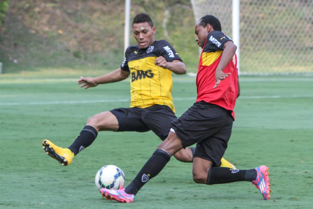 América-MG pode recorrer à base do Galo para se reforçar em 2017 (Foto: Bruno Cantini/Atlético-MG) 