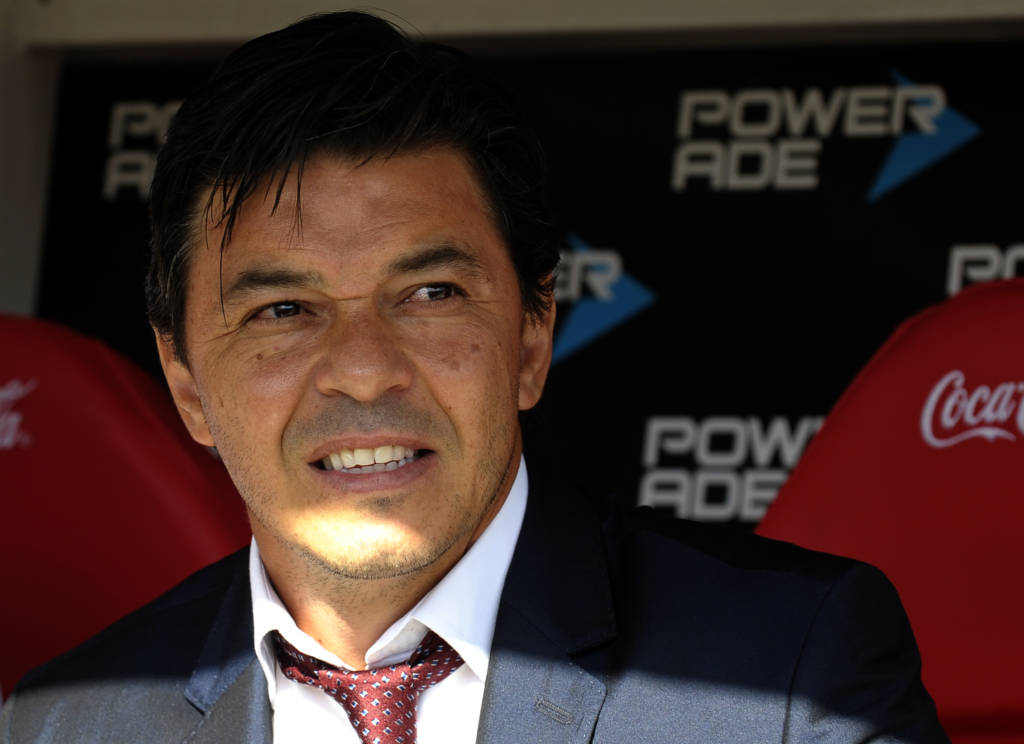 River Plate's team coach Marcelo Gallardo gestures during the Argentina First Division football match against Boca Juniors at El Monumental stadium, in Buenos Aires, on December 11, 2016. / AFP PHOTO / ALEJANDRO PAGNI