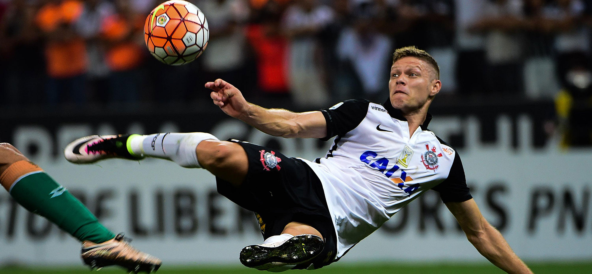 Meia concorre ao prêmio de gol mais bonito do ano na cerimônia da Fifa (Foto: Djalma Vassão/Gazeta Press)