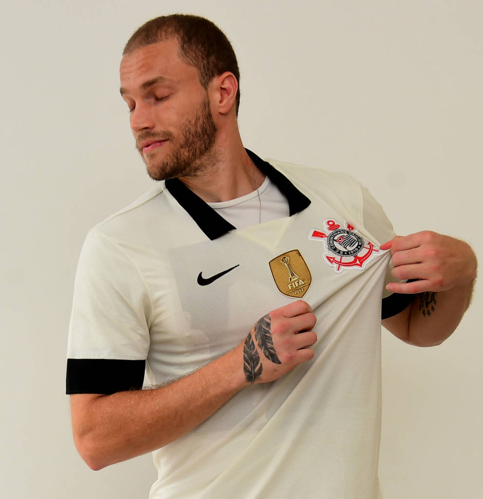 Em seu primeiro trabalho, Thiago relutou em vestir a camisa do Corinthians (foto: Sergio Barzaghi/Gazeta Press)