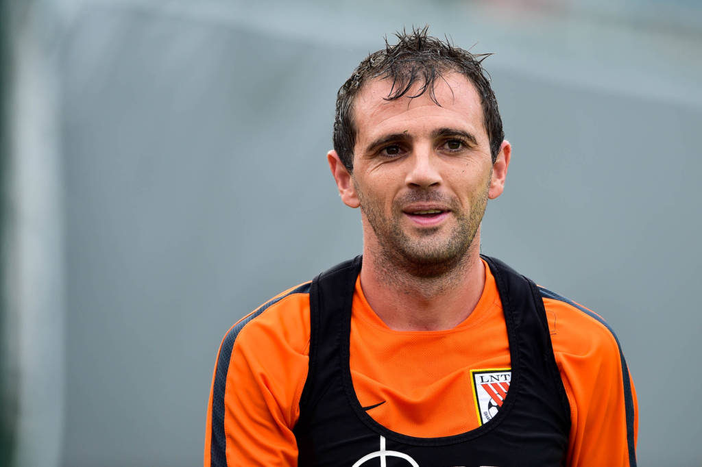 Montillo, jogador argentino do Shandong Luneng, da China, durante treino na Academia de Futebol da Barra Funda, em São Paulo.