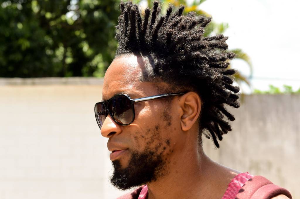 Zé Roberto, jogador do Palmeiras, antes da partida entre os Amigos do Tchê Tchê e os Amigos do MC Livinho, válida em Amistoso Beneficente 2016, realizada no Estádio Prefeito José Liberatti, em Osasco (SP).