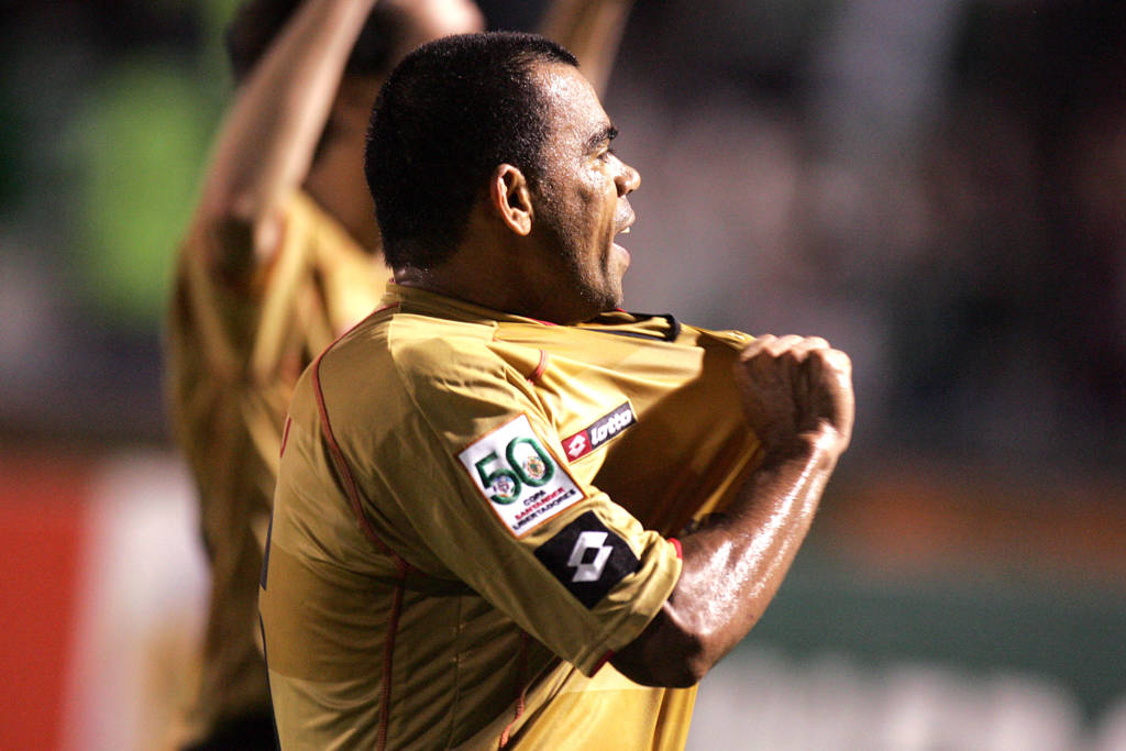 Dutra se destacou com a camisa do Sport e disputou a Libertadores de 2009 pelo clube (Foto: Marcelo Ferrelli/Gazeta Press)