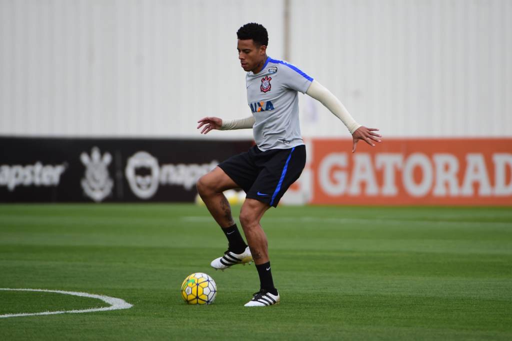 Gustavo será emprestado ao Bahia por um ano (Foto: Djalma Vassão/Gazeta Press)