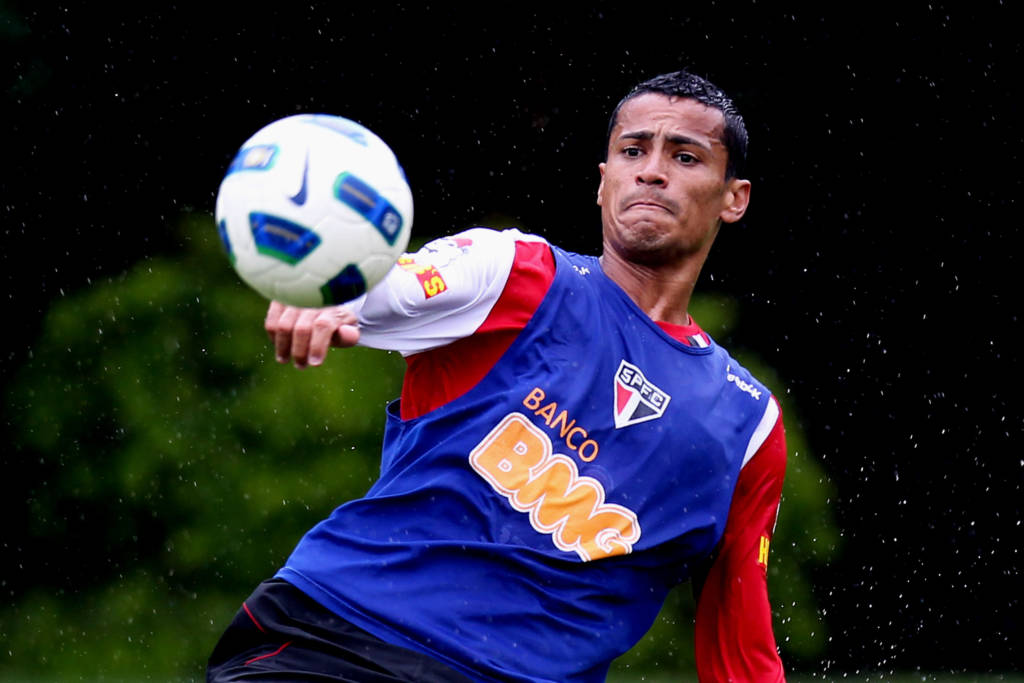 Cícero acabou deixando o São Paulo justamente porque perdeu espaço com Ney Franco (Foto: Djalma Vassão/Gazeta Press)