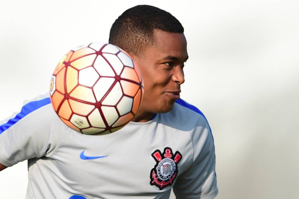 O contestado meia tem a intenção de voltar a chamar a atenção do Corinthians (foto: Djalma Vassão/Gazeta Press)
