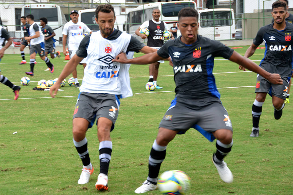 Apesar do assédio dos clubes paulistas, Nenê voltou a trabalhar no Vasco normalmente (Foto: Matheus Alves/CRVG)