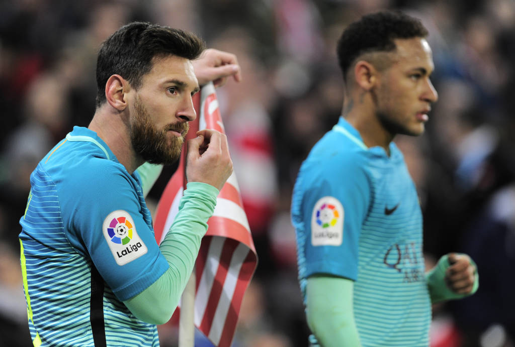 Messi e Neymar não conseguiram evitar a derrota do Barcelona (Foto: Ander Gillenea/AFP)