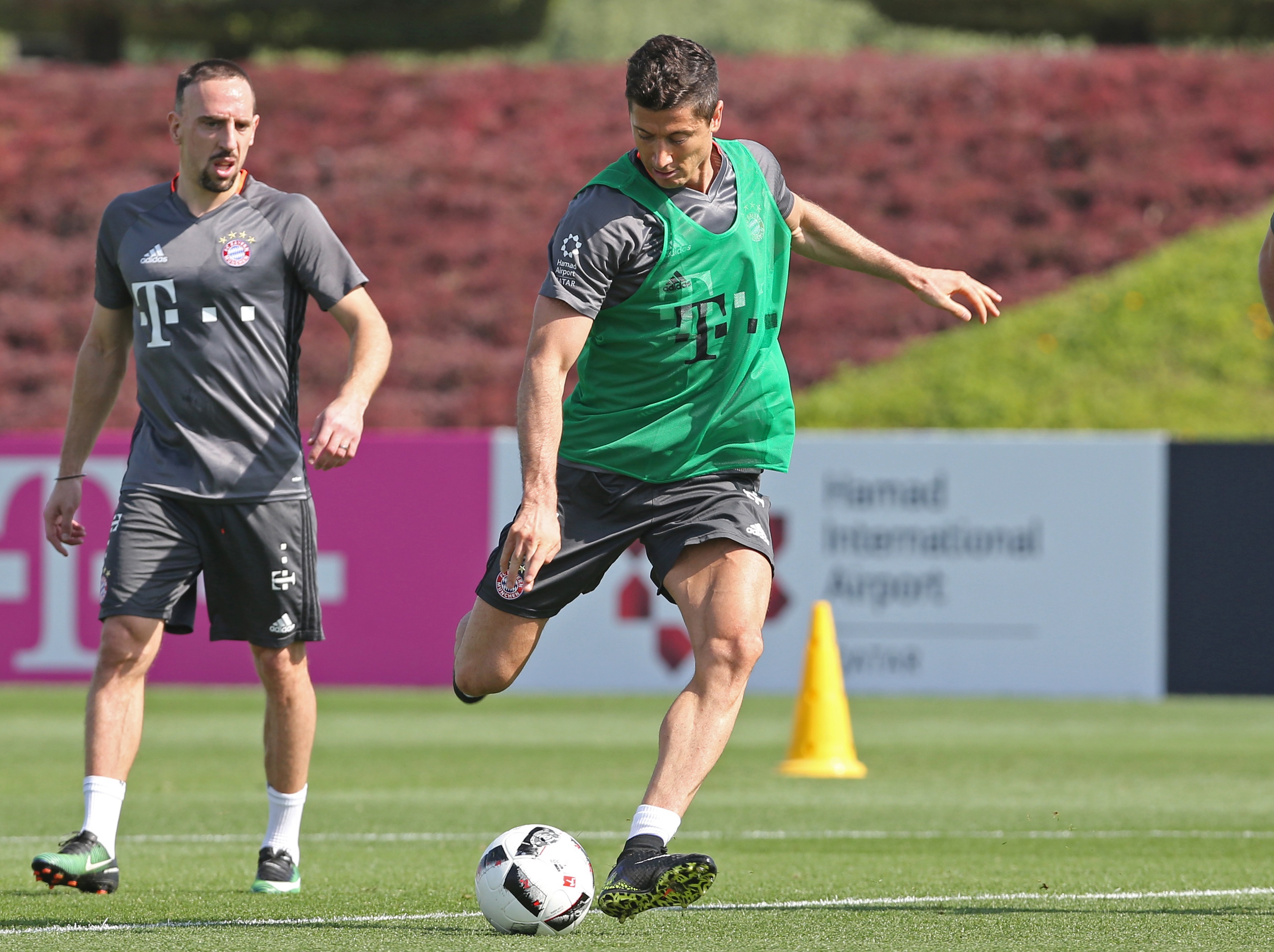 Atacante do Bayern de Munique poderia se tornar o jogador mais bem pago do mundo (Foto: Karim Jaafar/AFP)