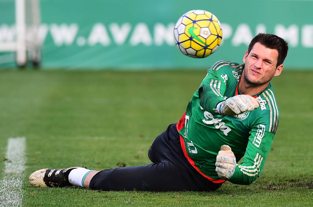 Vagner, goleiro do Palmeiras, durante treino na Academia de Futebol da Barra Funda, na Zona Oeste de São Paulo.