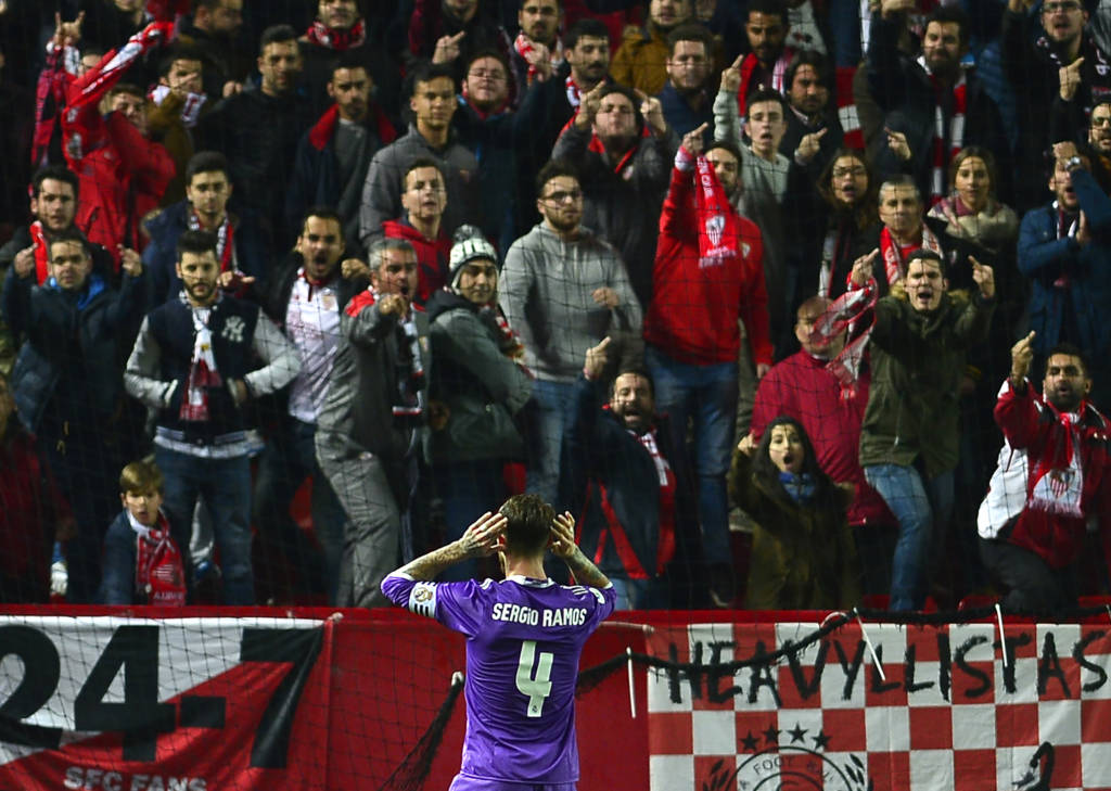 Sergio Ramos marcou de pênalti contra o Sevilla (Foto: Cristina Quicler/AFP) 