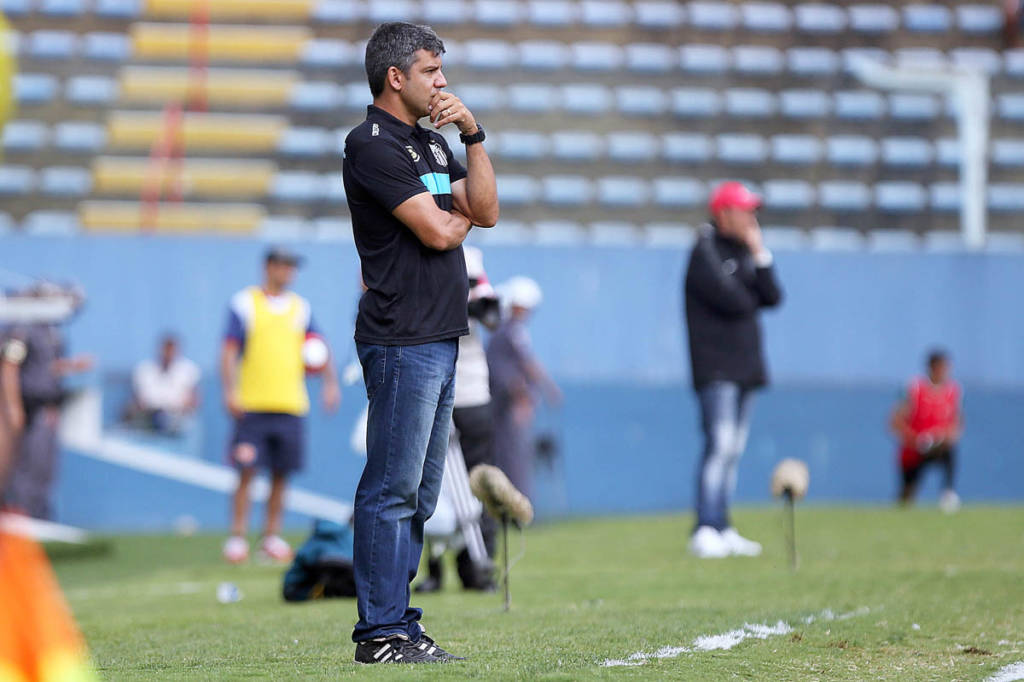 Marcos Soares viu sua equipe ser eliminada da Copa São Paulo (Foto: Pedro Ernesto Guerra Azevedo/Santos FC)