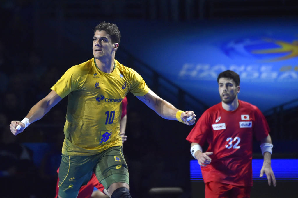 Brasil chegou à sua segunda vitória em três jogos no Mundial de 2017 (Foto: Loic Venance/AFP)