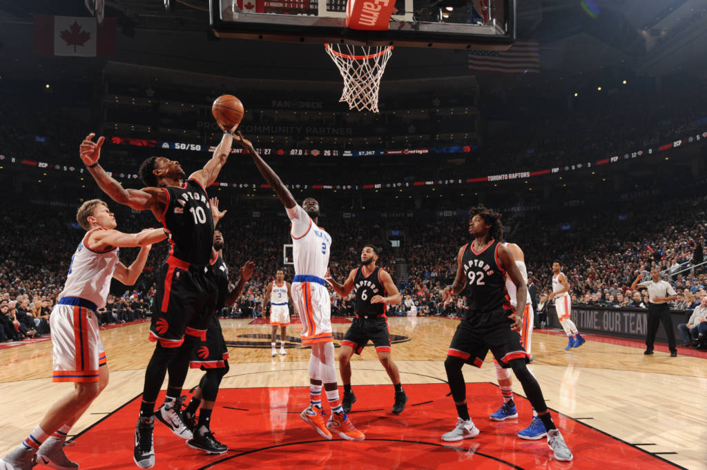 Lucas Bebê atuou como titular, mas foi DeMar DeRozan quem comandou a vitória dos Raptors (Foto: Ron Turenne/NBAE/Getty Images/AFP)