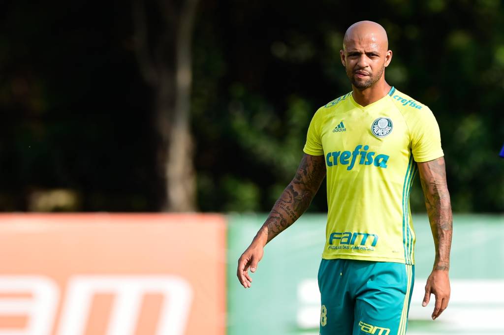 Felipe Melo, jogador do Palmeiras, durante treino na Academia de Futebol da Barra Funda, na Zona Oeste de São Paulo