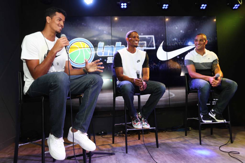 Os jogadores Lucas Dias (esq), Shamell (centro) e Alex (dir) participaram do evento (Foto: Luiz Pires/LNB)