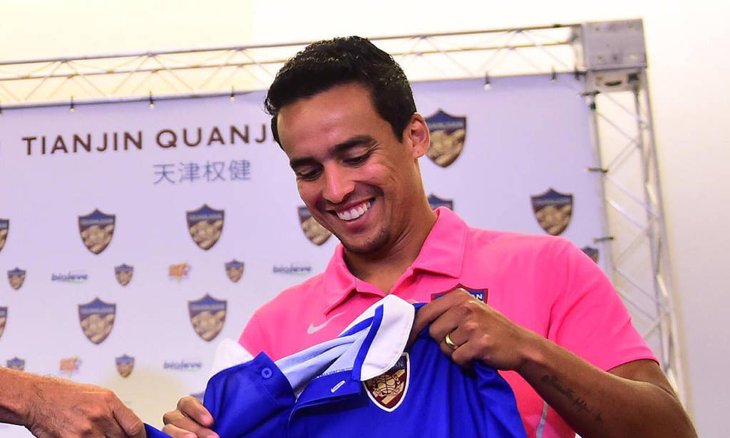 O meia Jadson rescindiu seu contrato com o Tianjin Teda e deve encaminhar volta para o Corinthians (Foto: Sérgio Barzaghi/Gazeta Press)