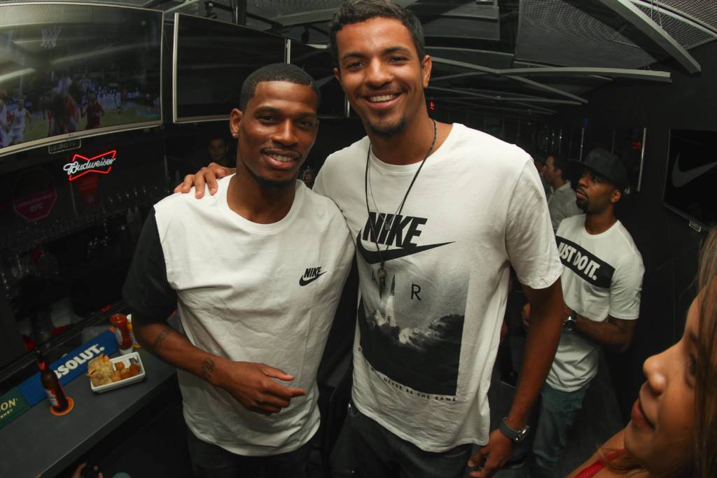 Lucas Dias (dir) e Shamell (esq), dois destaques do NBB (Foto: Luiz Pires/LNB)