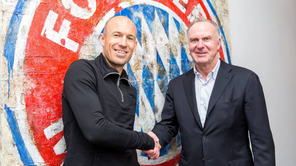 Robben defenderá o clube alemão ao menos até 30 de junho de 2018 (Foto: Bayern de Munique/ Divulgação)