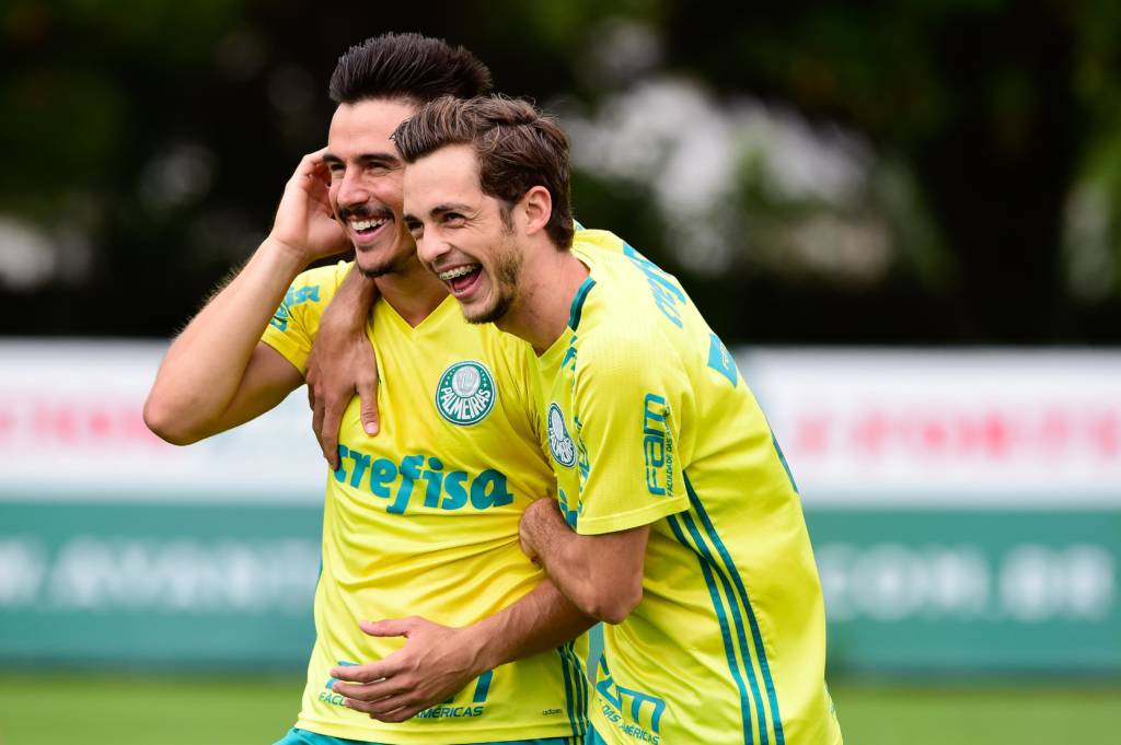Atacante Willian e meia Hyoran trabalhado em separado nesta terça-feira (Foto: Fernando Dantas/Gazeta Press)