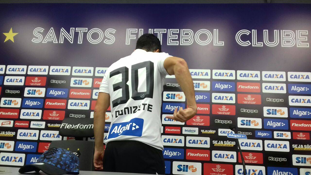 No Peixe, Donizete usará a camisa de número 30 (Foto: Divulgação/ Santos FC) 