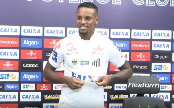 Cleber mostrou bom-humor em sua apresentação oficial no Santos (Foto: Divulgação/ Santos TV)