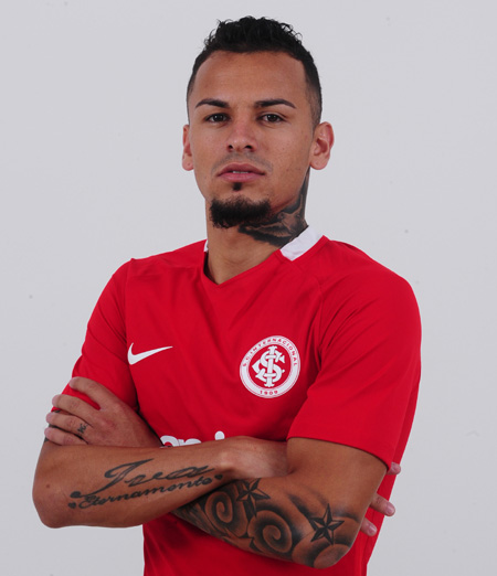 Lateral-direito Alemão é oficialmente apresentado ao Internacional (Foto: Divulgação/Internacional)