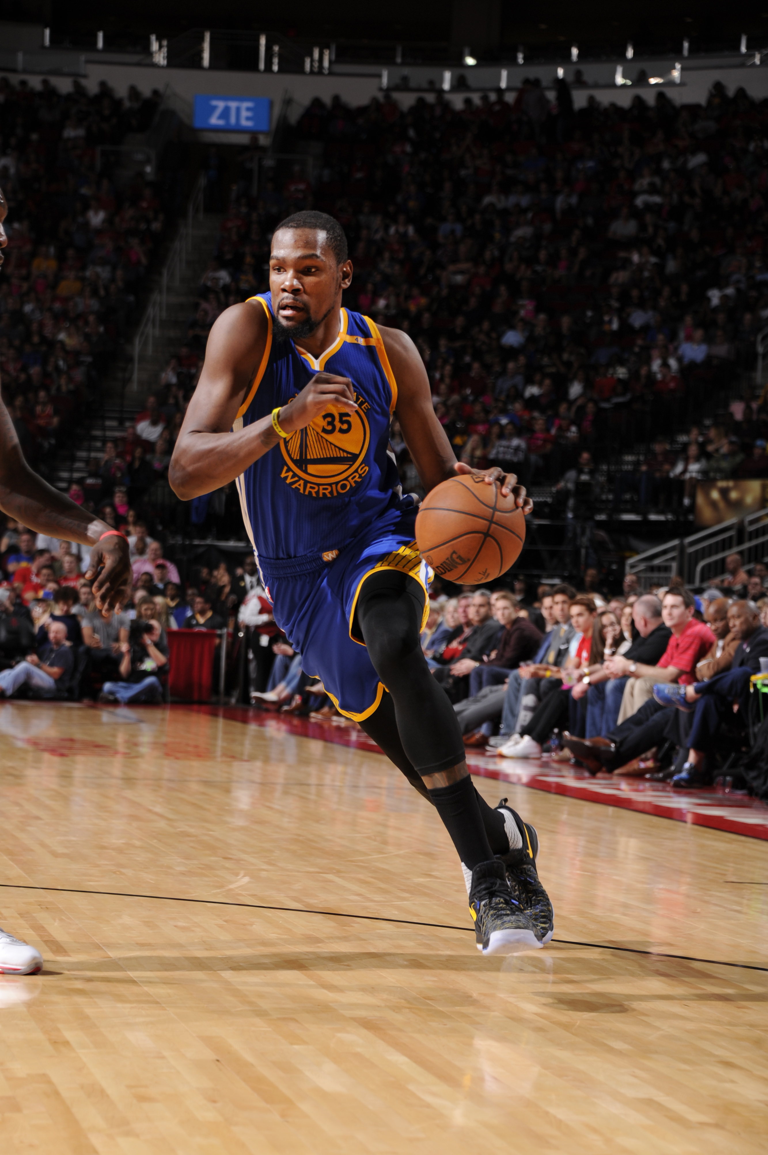 Kevin Durant vem se tornando cada vez mais decisivo no Golden State Warriors (Foto: Bill Baptist/NBAE via Getty Images/AFP)
