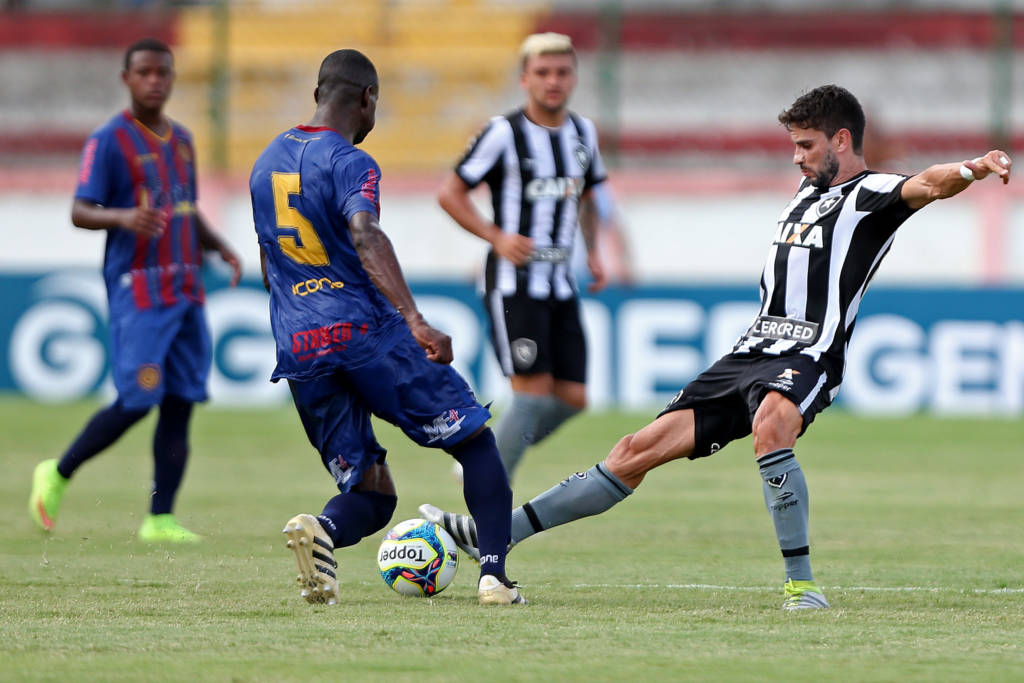 Botafogo tropeçou na estreia em 2017 (Foto: Vitor Silva/SSPress/Botafogo)