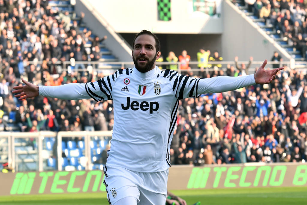 Higuaín marcou um dos gols da vitória da Juventus sobre o Sassuolo (foto: Giuseppe Cacace/AFP)