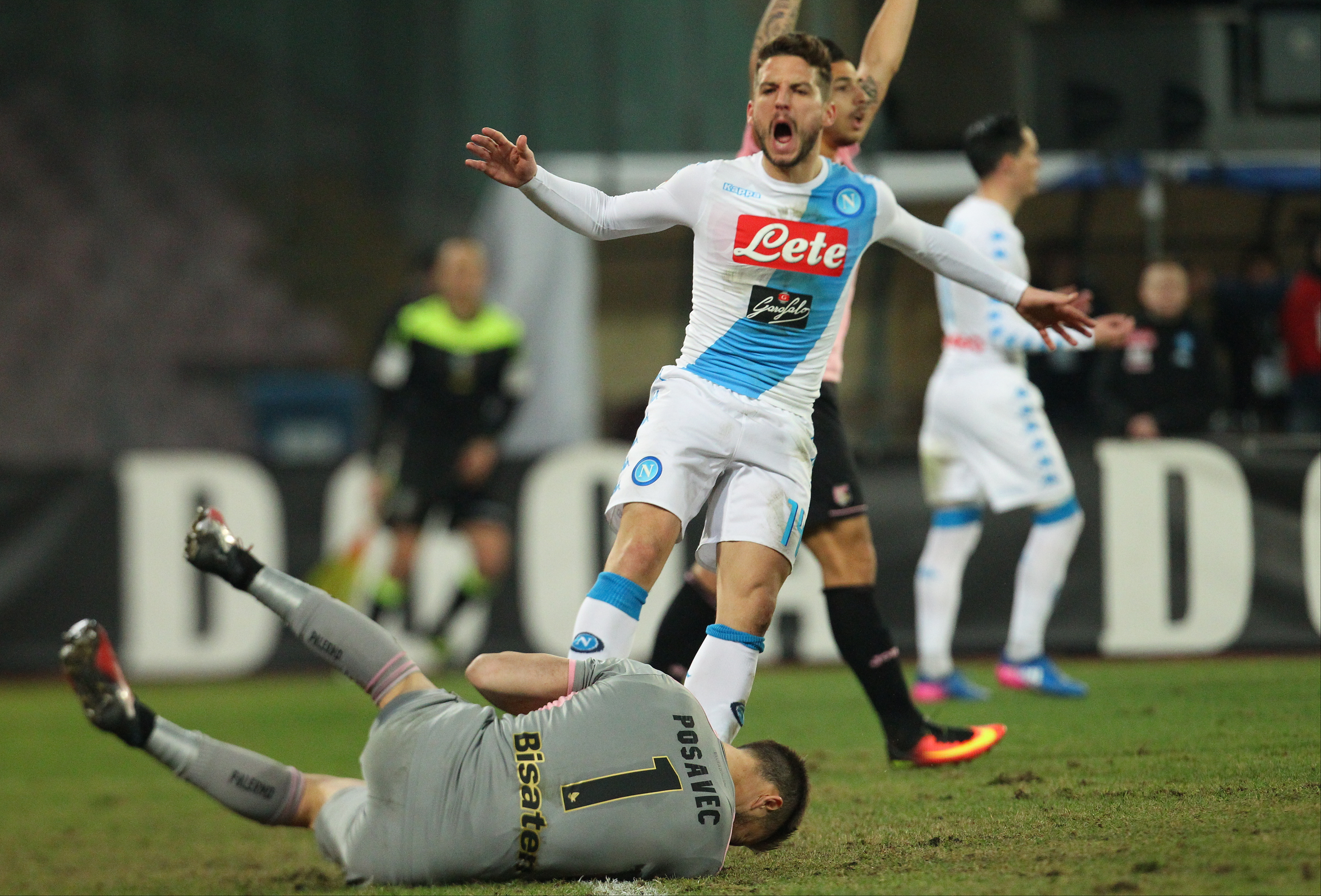 Mertens anotou o gol do Napoli na partida (Foto: AFP/Carlo Hermann)
