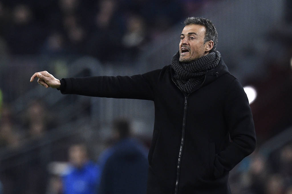 Barcelona's coach Luis Enrique shouts instructions from the sideline during the Spanish Copa del Rey (King's Cup) quarter final second leg football match FC Barcelona vs Real Sociedad at the Camp Nou stadium in Barcelona on January 26, 2017. / AFP PHOTO / LLUIS GENE