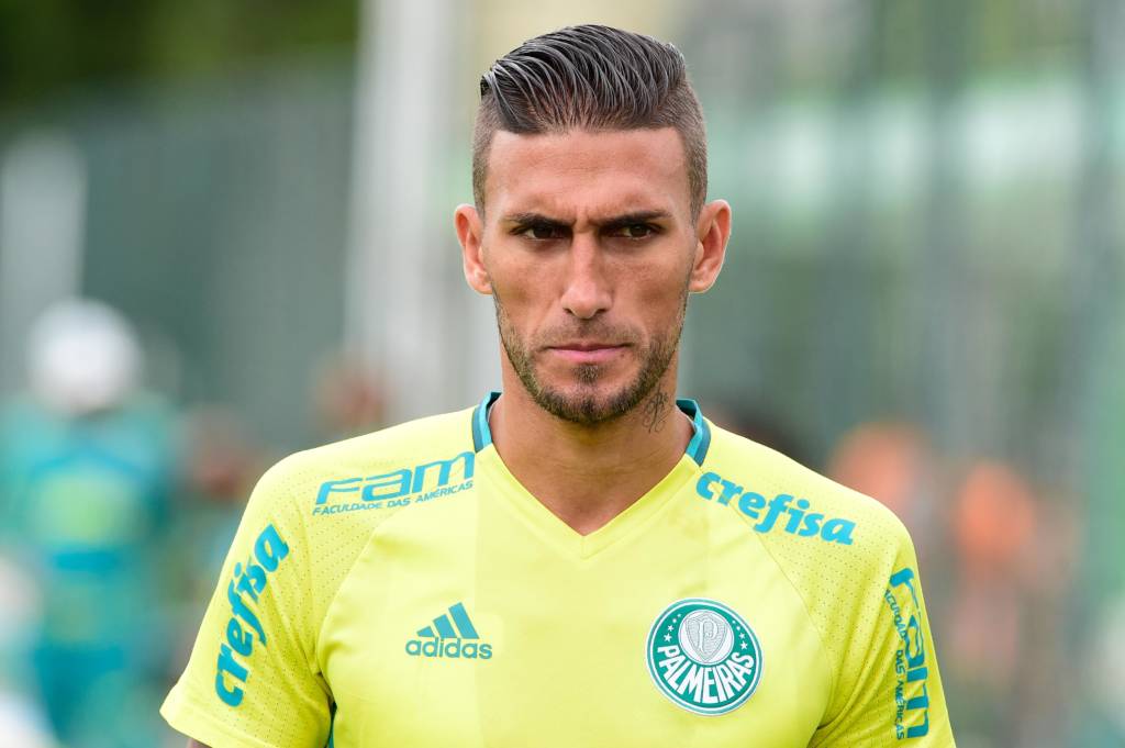 Rafael Marques, jogador do Palmeiras, durante treino na Academia de Futebol da Barra Funda, na Zona Oeste da capital paulista.