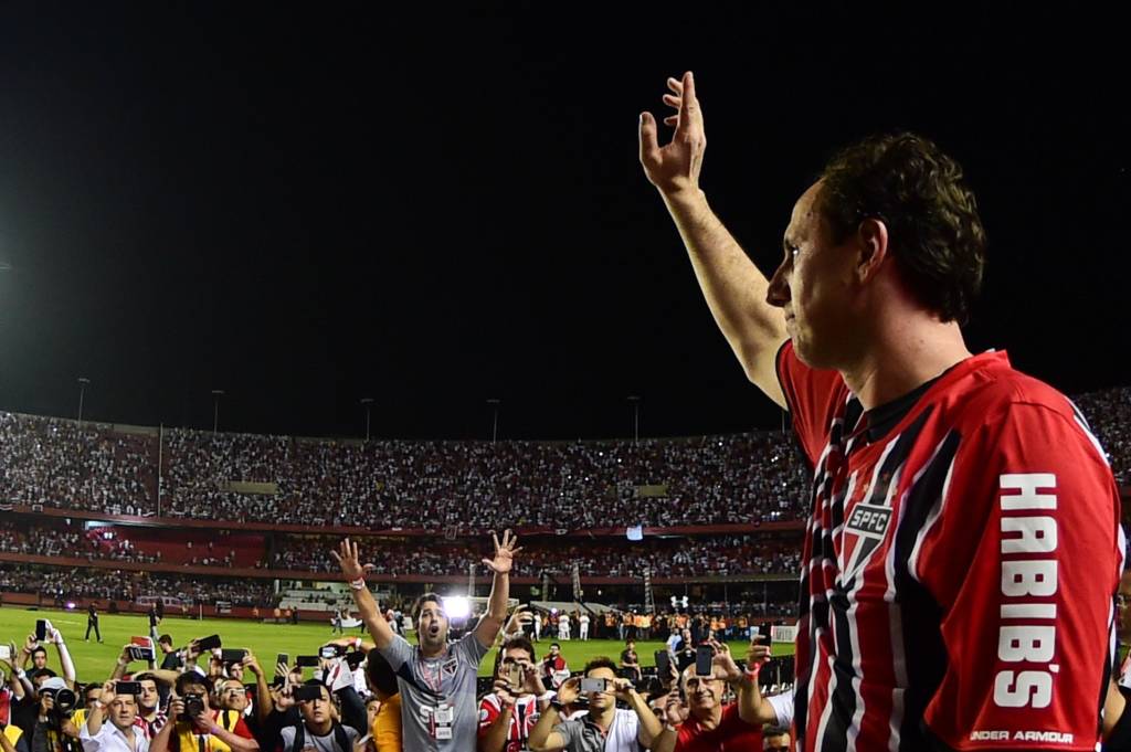 Rogério Ceni terá seu primeiro jogo no Morumbi como técnico no dia 12 de fevereiro, contra a Ponte Preta (Foto: Djalma Vassão/ Gazeta Press)