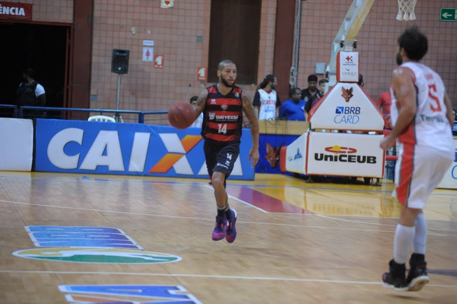 Vitória conquistou importante resultado fora de casa (Foto: Divulgação/NBB)
