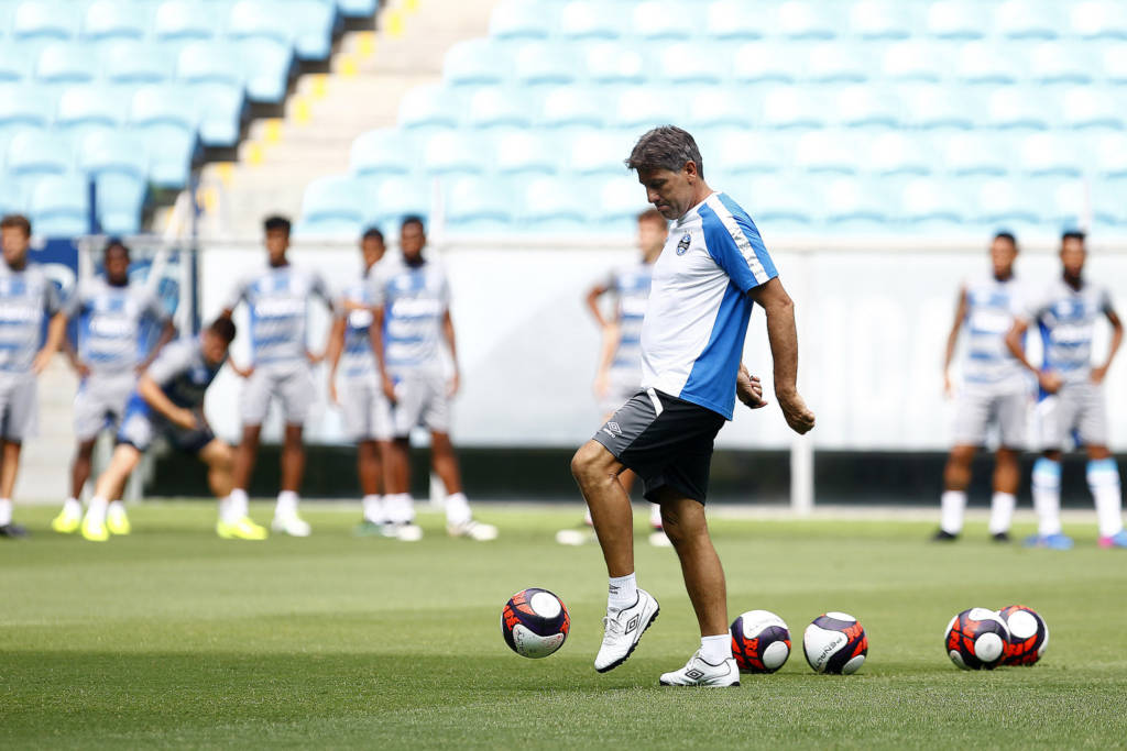 Renato Portaluppi indicou que escalará reservas para a partida diante do Flamengo (Foto: Lucas Uebel/Grêmio)
