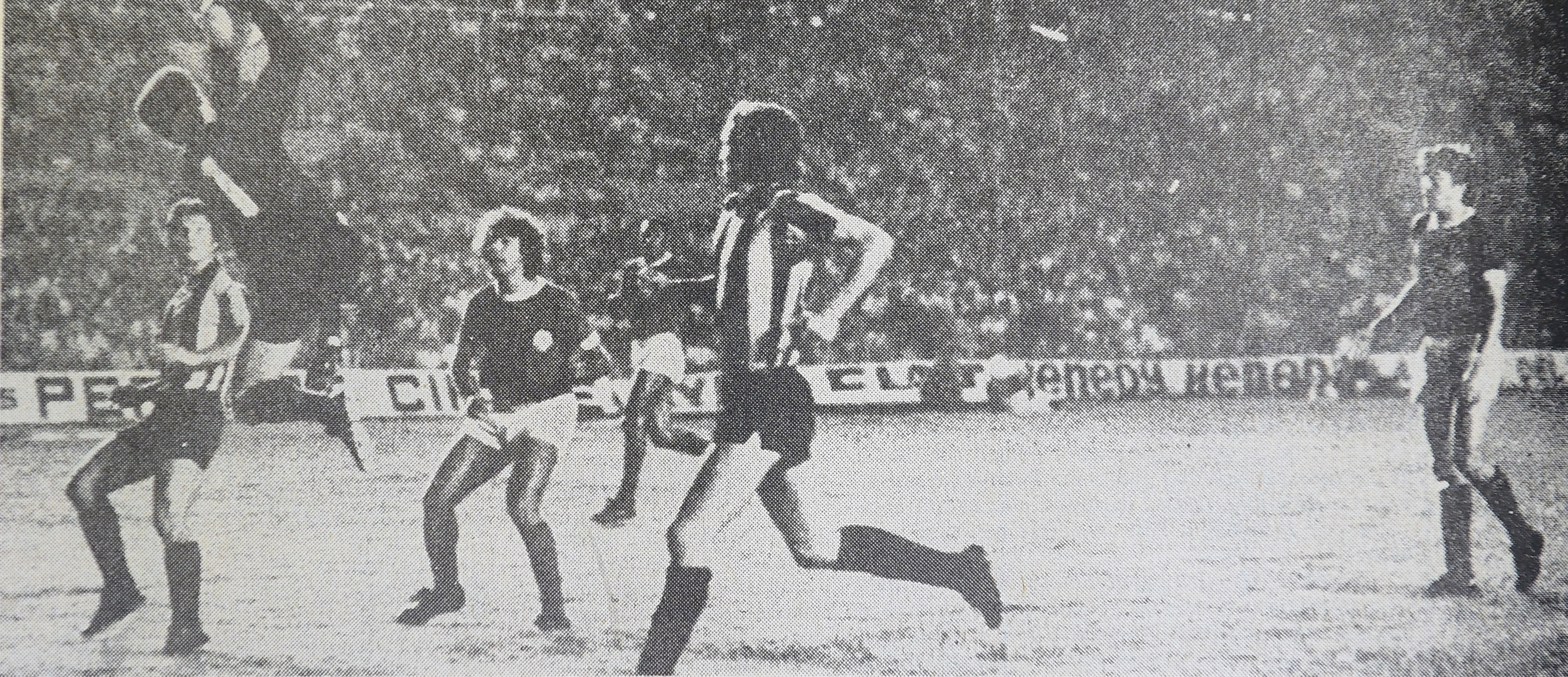 César e Leivinha marcaram os gols no histórico jogo contra o Peñarol em 1972 (Foto: Acervo/Gazeta Press)