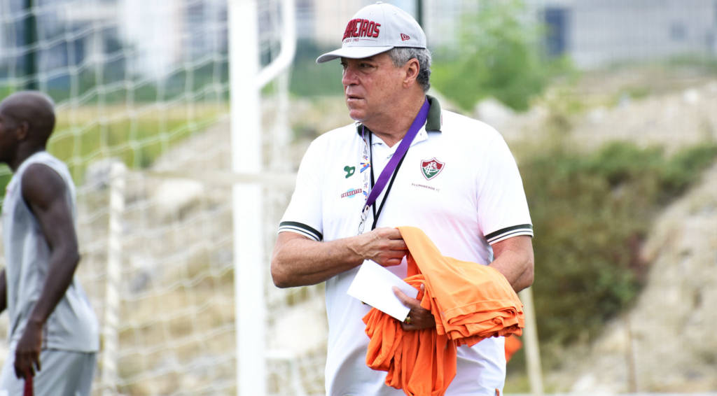 O técnico Abel Braga comandou um treino tático antes do duelo com a Portuguesa (Foto: Mailson Santana/Fluminense)
