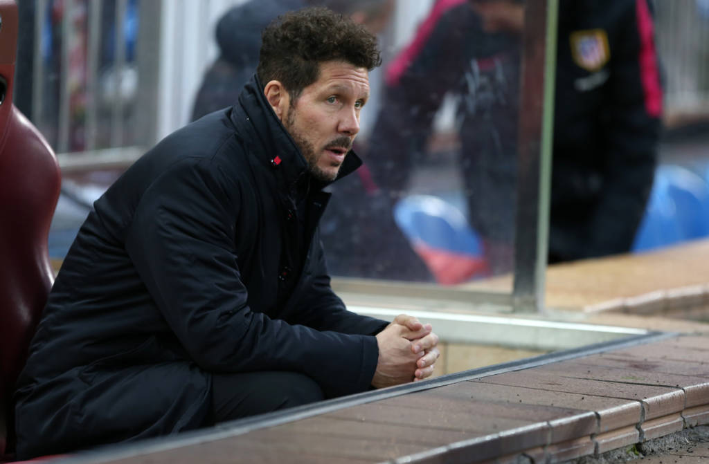 Simeone sabe da dificuldade de virar o confronto (Foto: Cesar Manso/AFP)