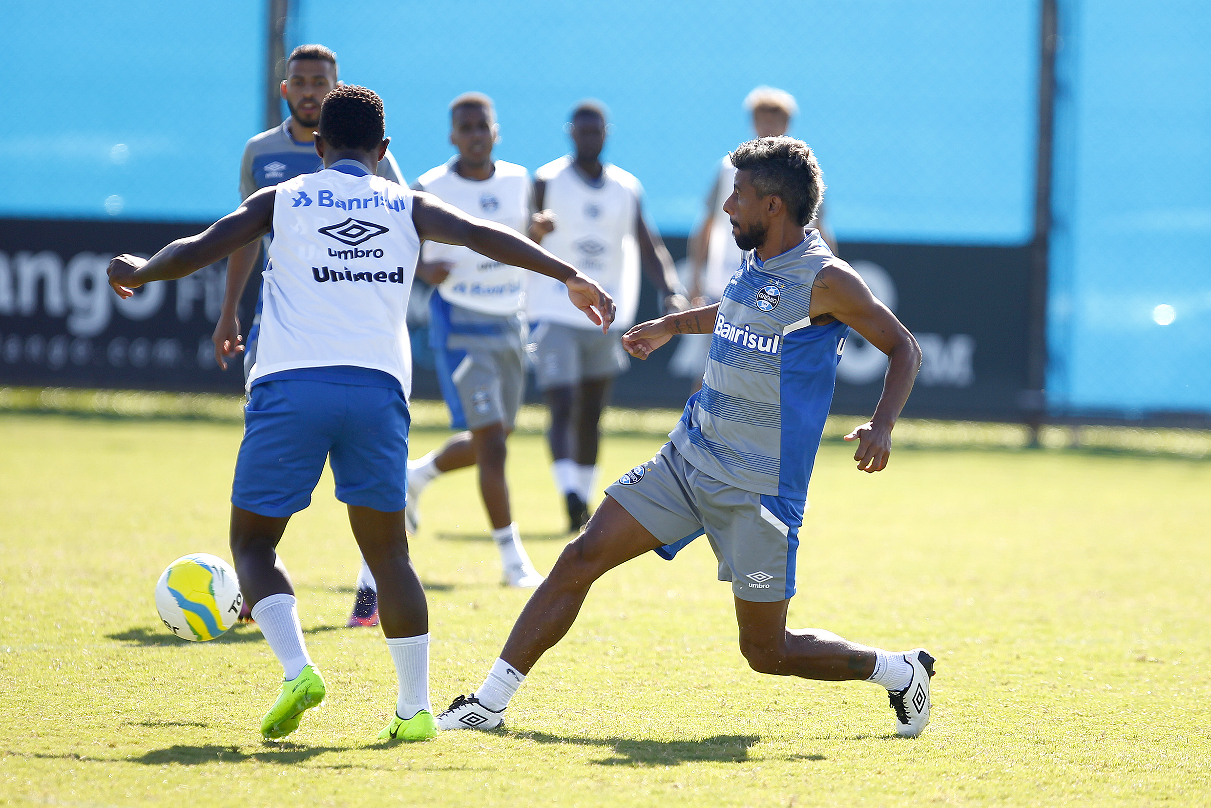 Léo Moura deve ser titular do Grêmio (Foto: Lucas Uebel/Divulgação)