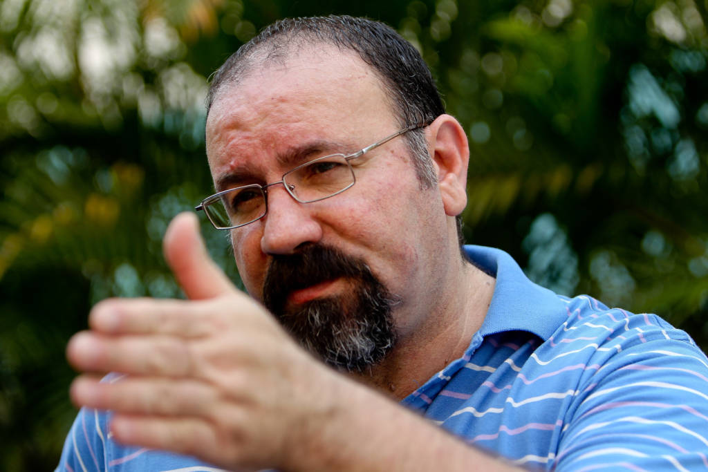 PC Oliveira vai se aventurar no futebol de campo (Foto: Sergio Barzaghi/Gazeta Press)