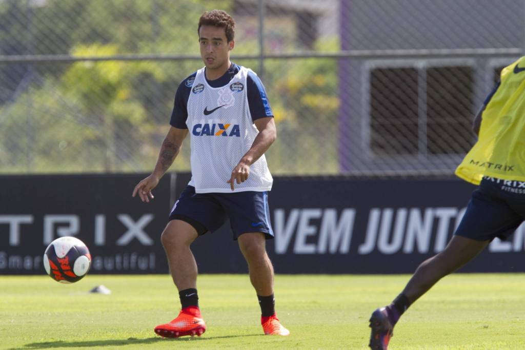 Jadson treinou normalmente nesta segunda-feira (Foto: Daniel Augusto Jr. / Ag. Corinthians)