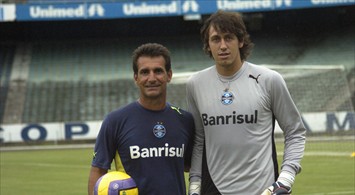 Revelado pelo Grêmio, goleiro queria voltar ao clube quando estava na reserva de Walter (foto: divulgação/Grêmio)