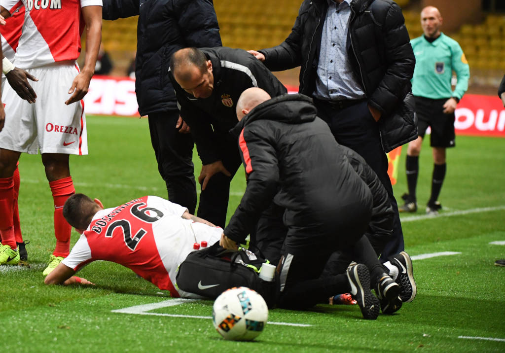 Boschilia se contundiu contra o Metz (Foto: Yann Coatsaliou/AFP)