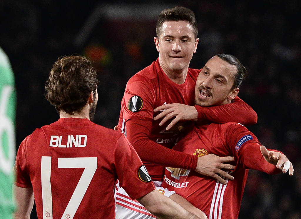 Ibrahimovic brilhou em Manchester nesta quinta (Foto: Oli Scarff/AFP)