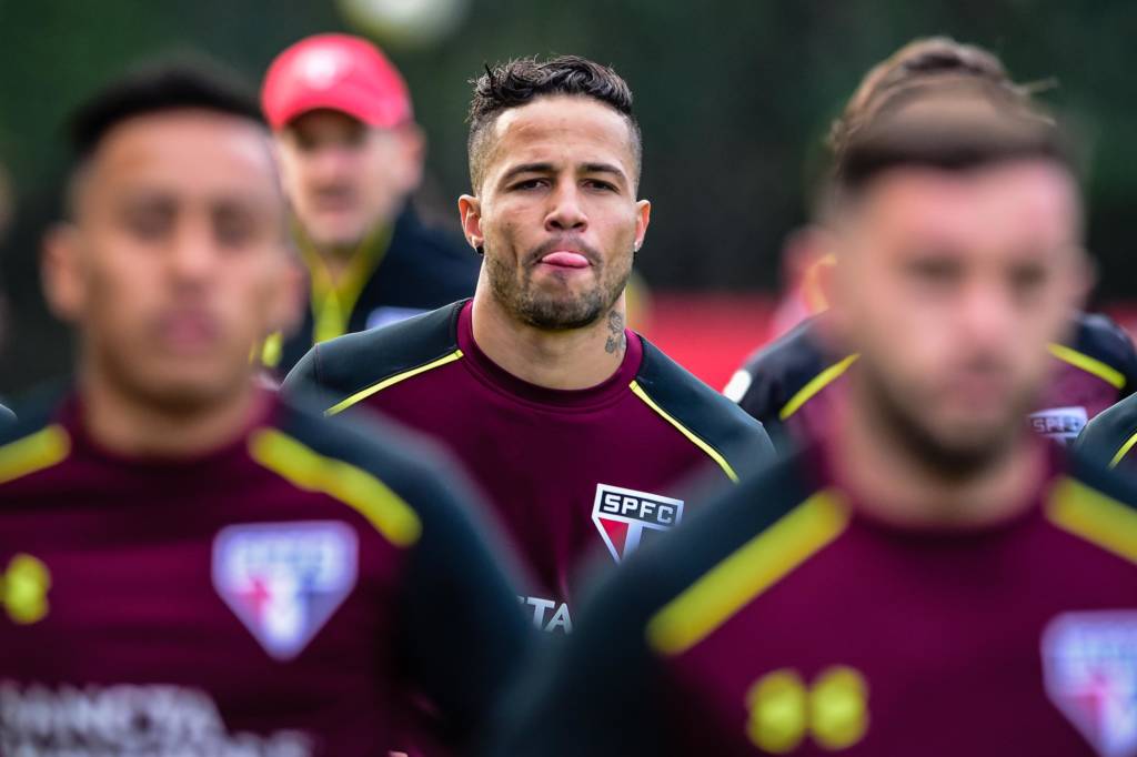 Bruno tem sido utilizado na direita quando Rogério Ceni quer um time mais ofensivo (Foto: Fernando Dantas/Gazeta Press)