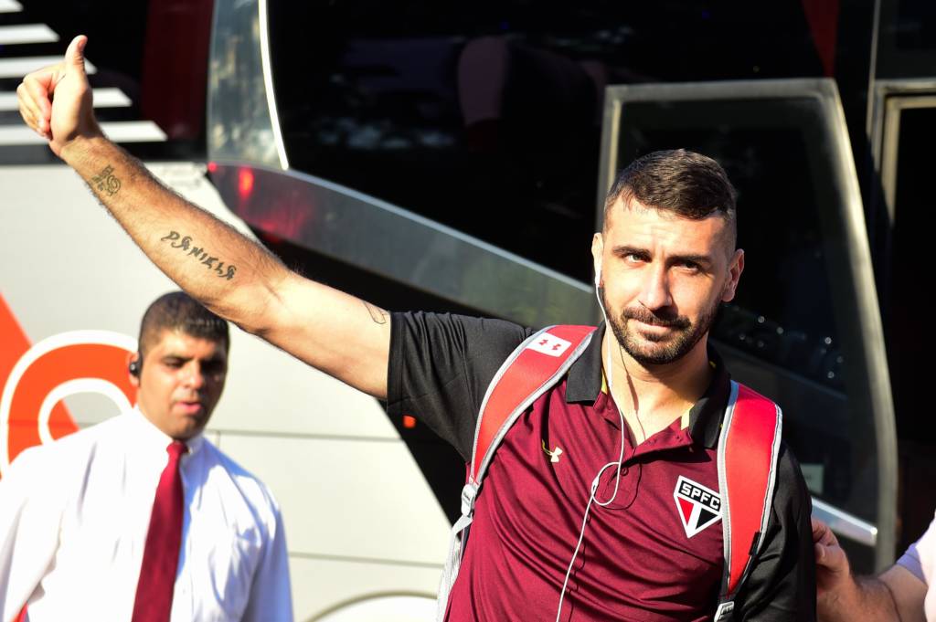 Lucas Pratto foi escalado como titular contra o Mirassol e estreará com a camisa tricolor (Foto: Fernando Dantas/Gazeta Press)