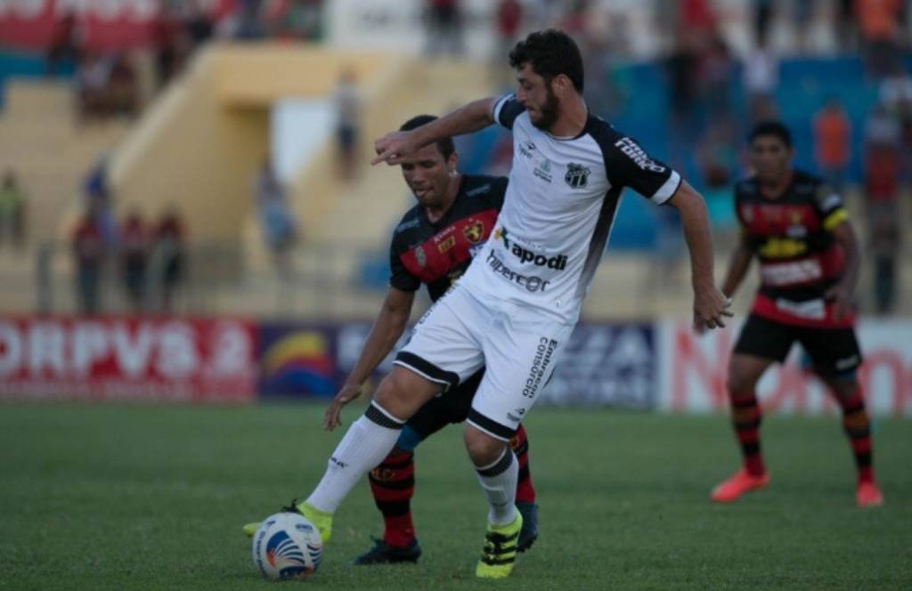 Felipe Menezes deu a assistência do único gol da partida deste domingo (Foto: Fernanda Siebra/Ceará)