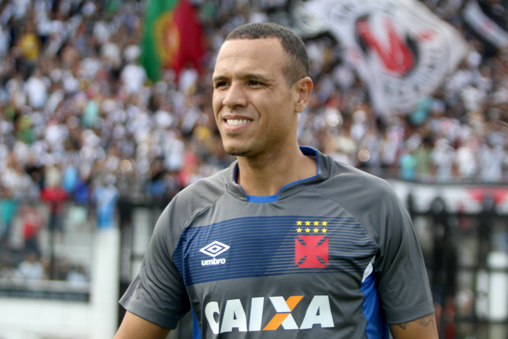 Luis Fabiano foi apresentado a torcida na última terça-feira (Foto: Paulo Fernandes/Vasco)